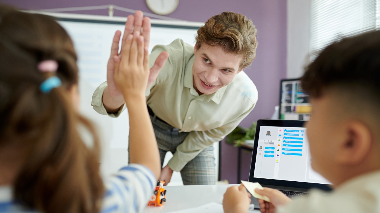 The Role of Smart Classrooms in Modern Education at the Best Nursery in Dubai